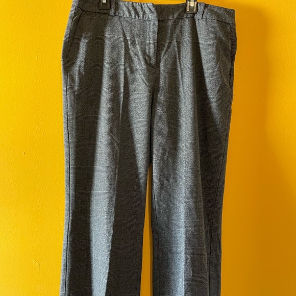 Size 10 - Picture 1 of 1